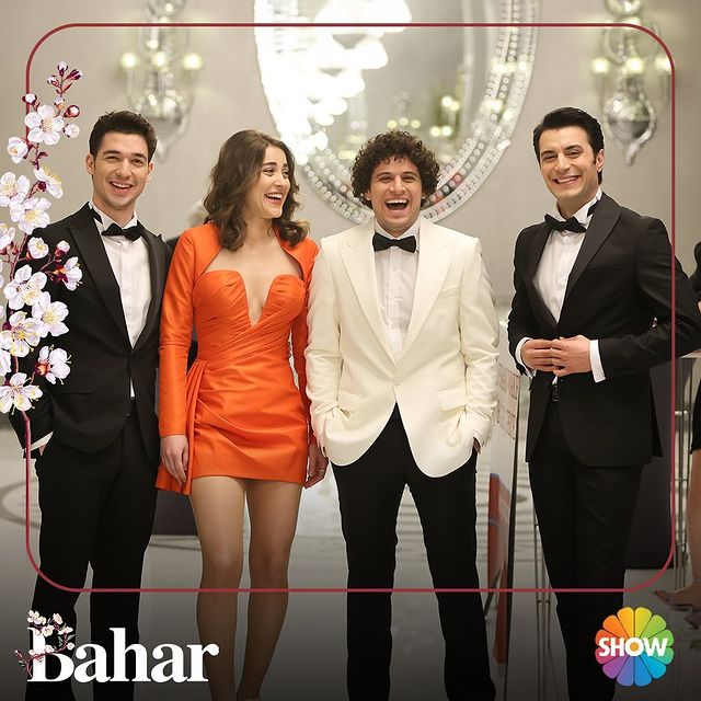 Show TV'de Yayınlanan Bahar Dizisi Dostluk Temasını İşliyor