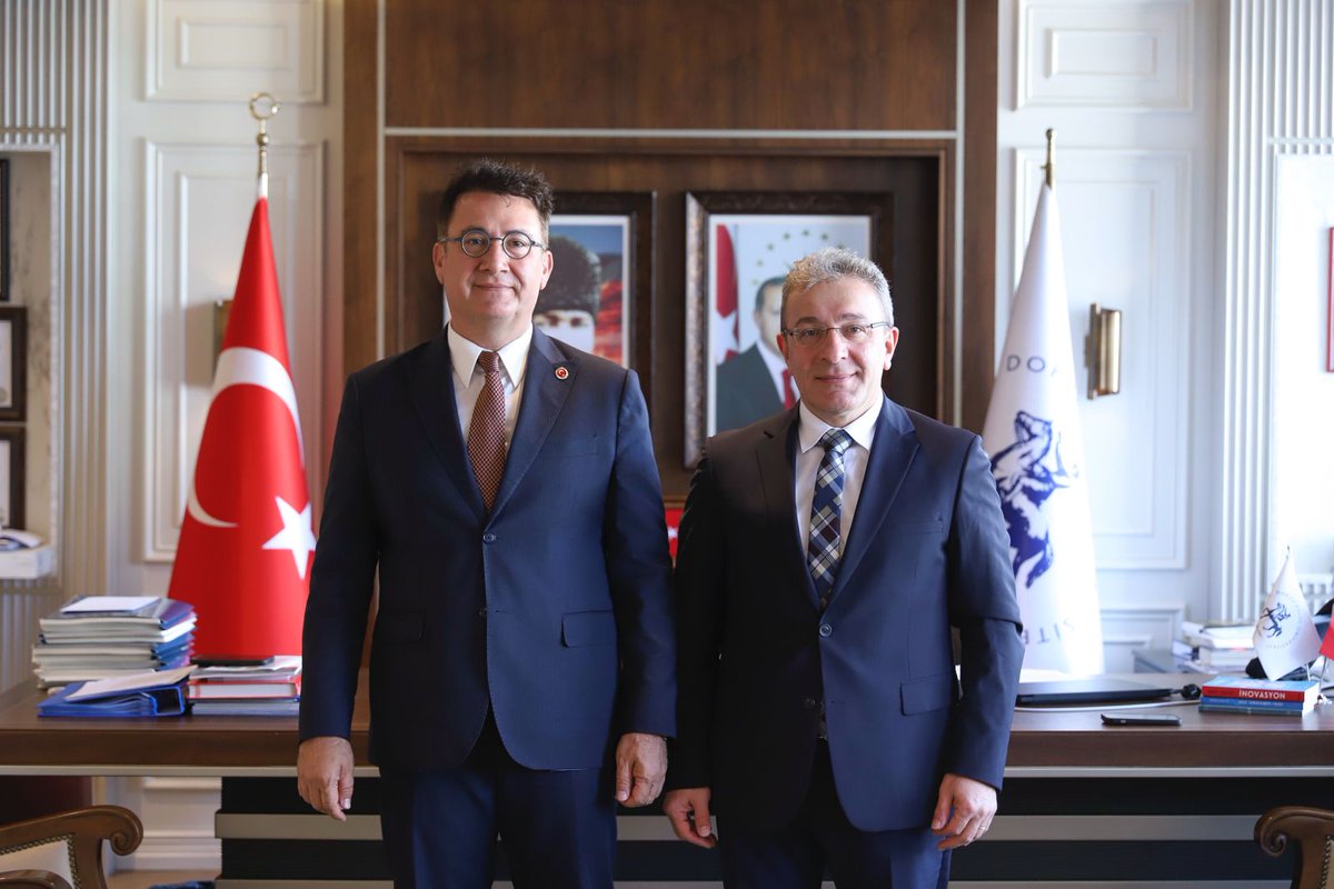 İzmir Yüksek Teknoloji Enstitüsü Rektörü Prof. Dr. Yusuf Baran, Dokuz Eylül Üniversitesi Rektörü Prof. Dr. Bayram Yılmaz'ı Ziyaret Etti