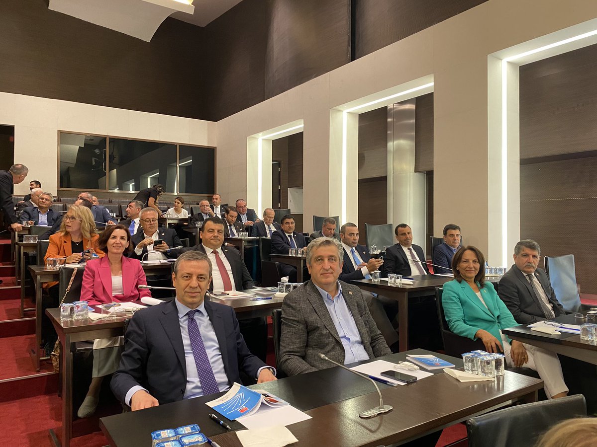 CHP Milletvekilleri Tüzük Kurultayı Öncesi Toplandı