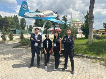 Türk Hava Kurumu Üniversitesi'nin Athena Takımı, TEKNOFEST 2024 Sürü İHA Yarışmalarında Finale Kalan