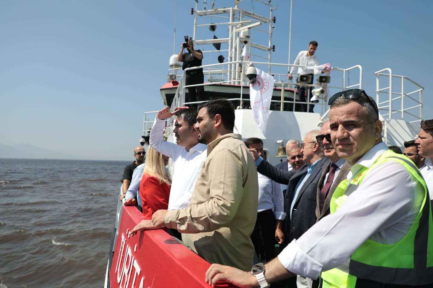 İzmir Körfezi'ndeki Kirlilik Üzerine Çevre Bakanı İzmir'e Ziyaret Gerçekleştirdi
