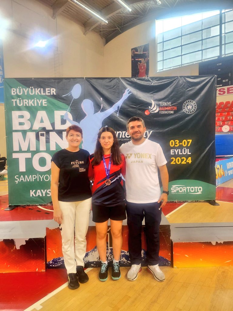 Manisalı Milli Badminton Oyuncusu Ravza Bodur Büyükler Türkiye Badminton Şampiyonası'nda Üçüncülük Elde Etti
