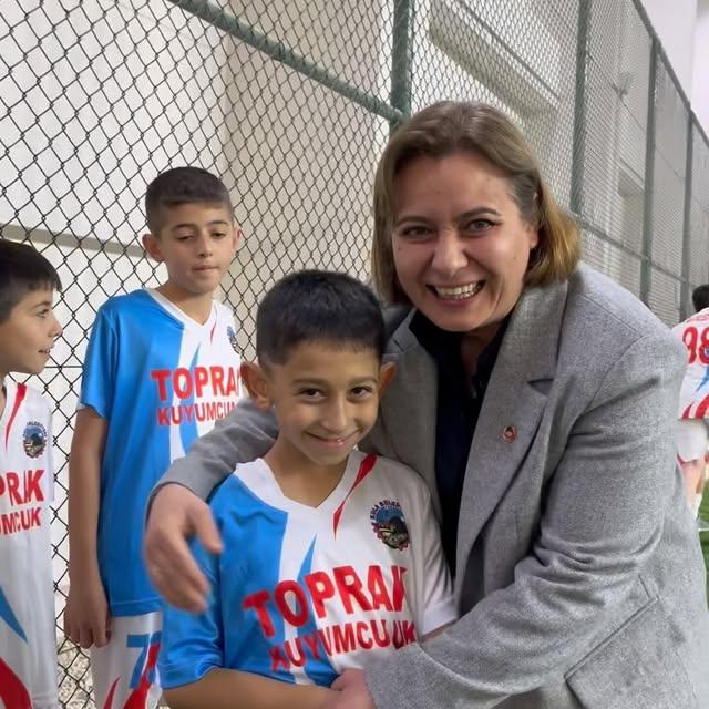 Kula Belediyesi Gençlere Spor Fırsatı Sunuyor