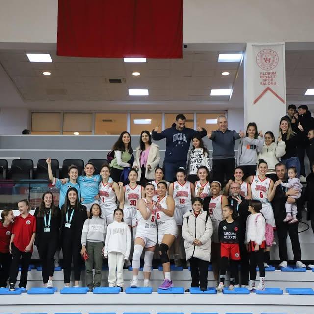 Lidya Garden City Turgutlu Belediyespor Kadın Basketbol Takımı Farklı Galibiyetle Dikkatleri Üzerine Çekti
