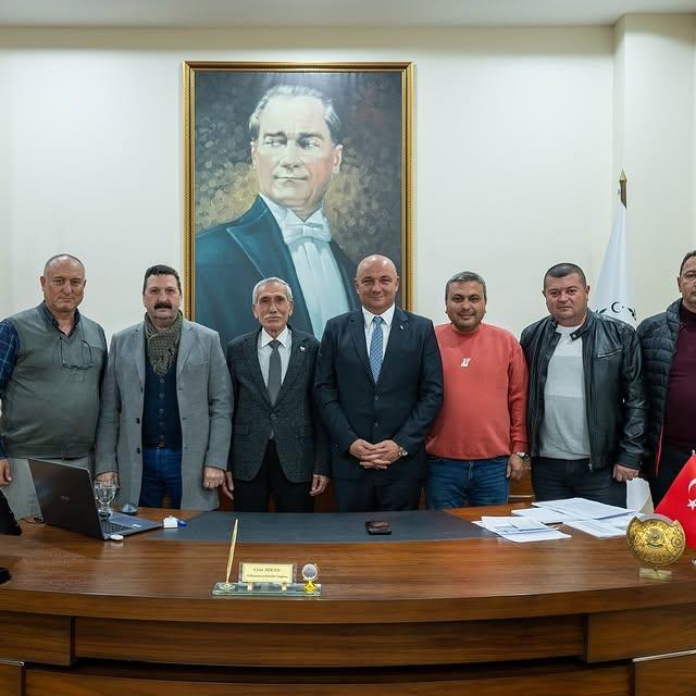Demokrat Parti Manisa İl Başkanı İdris Mecek, Gölmarmara Belediye Başkanı Cem Aykan'ı ziyaret etti