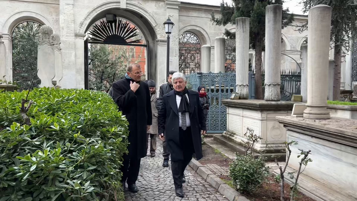 Osmanlı İmparatoru II. Abdülhamid'in Anısına İstanbul'da Tarihi Anıt Ziyaretleri