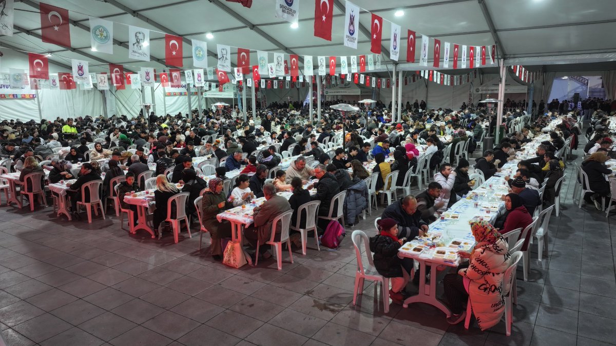 Ramazan Ayının İlk Iftarında 4 Bin Kişiyle Buluşuldu