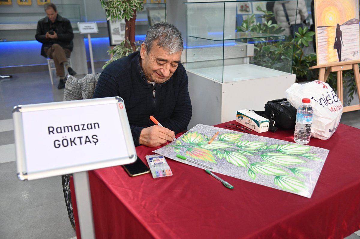 Manisa Büyükşehir Belediyesi, Dünya Ressamlar Günü Kutsamasında Fırça İzleri Sergisi Açtı