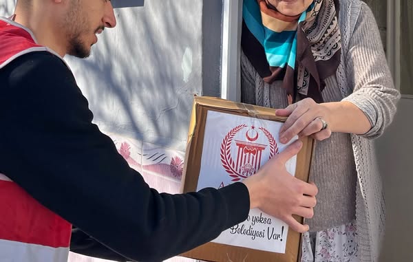 Akhisar Belediyesi, Ramazan'da İhtiyaç Sahiplerine Destek Oluyor