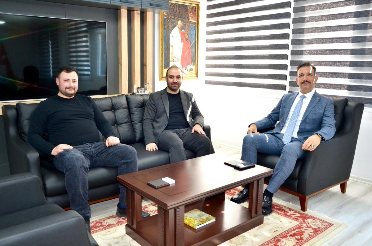 Manisa İmam Hatip Mezunları ve Sevenleri Derneği ve AKP Gençlik Kolları Liderleri Milli Eğitim Müdürüyle Buluştu