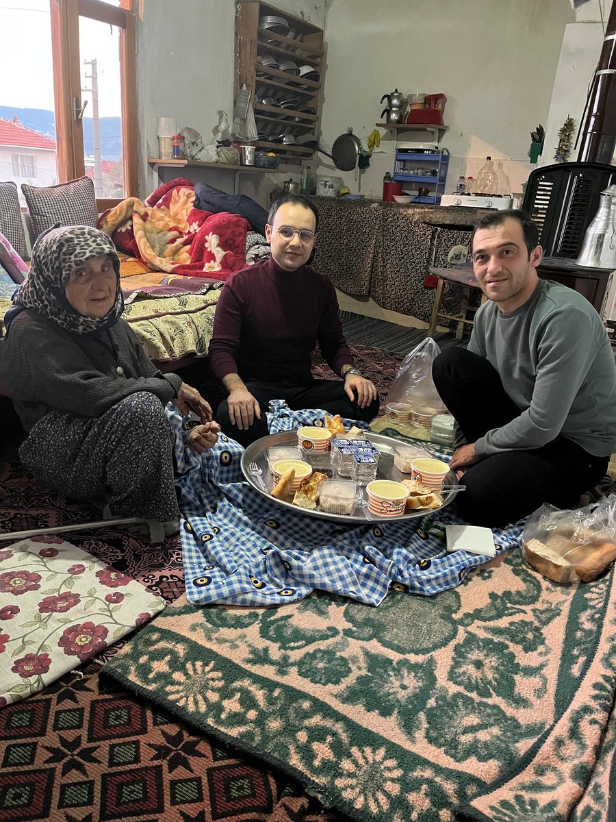 Selendi Kaymakamının Mahalle Ziyareti ve İftar Sofrası