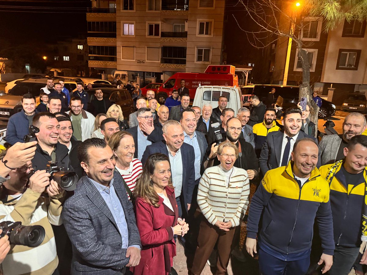 Akhisar'da Siyasi ve Spor Dünyasından Kişilikler Bir Araya Geldi