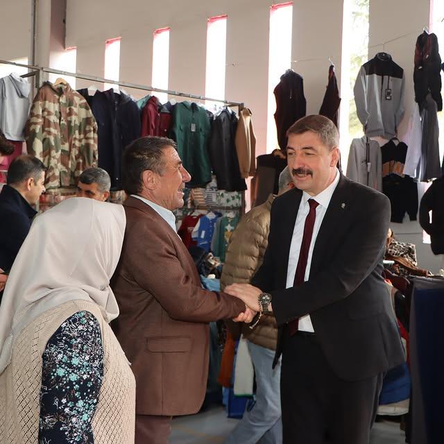 Kula Belediye Başkanı Hikmet Dönmez, Yeni Pazaryeri Esnafı ile Bir Araya Geldi